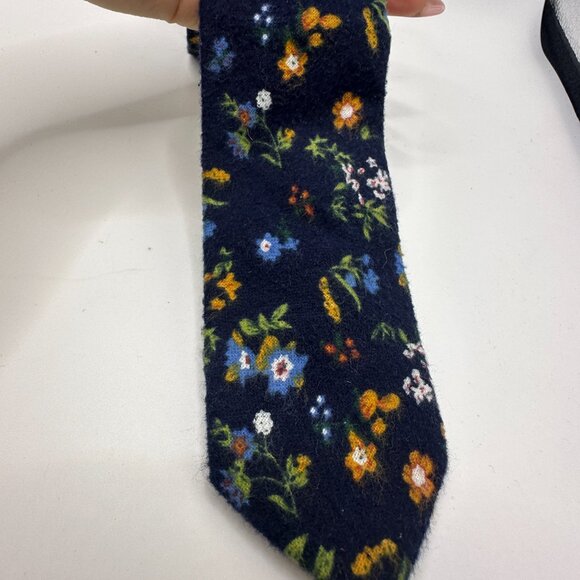 Original Penguin Floral Wool Tie - Navy Blue with Colorful Floral Print - Picture 4 of 10